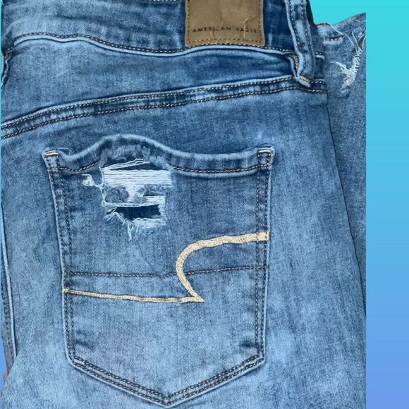 American Eagle Hi Rise Next Level Stretch Light Wash Distressed Jeggings Size 12 - Picture 5 of 7